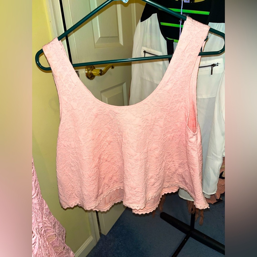 Women’s LA Hearts Pink Crop Top Tank Top- **NEVER WORN**- size medium